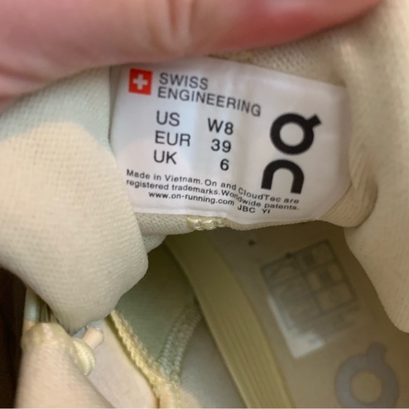 On cloud running Womens hi sneakers yellow 8 - Picture 3 of 7